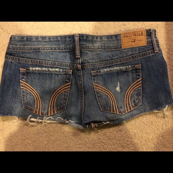 Shorts - Picture 3 of 5